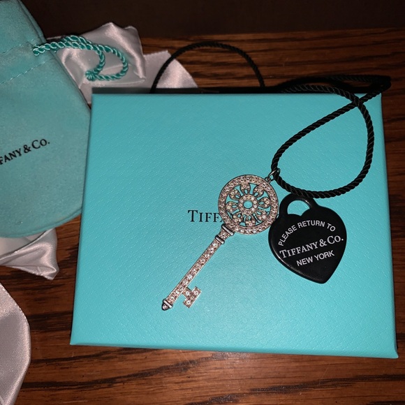 Tiffany & Co LARGE Diamond Platinum Petals Key Pendant Necklace EUC - Picture 2 of 16
